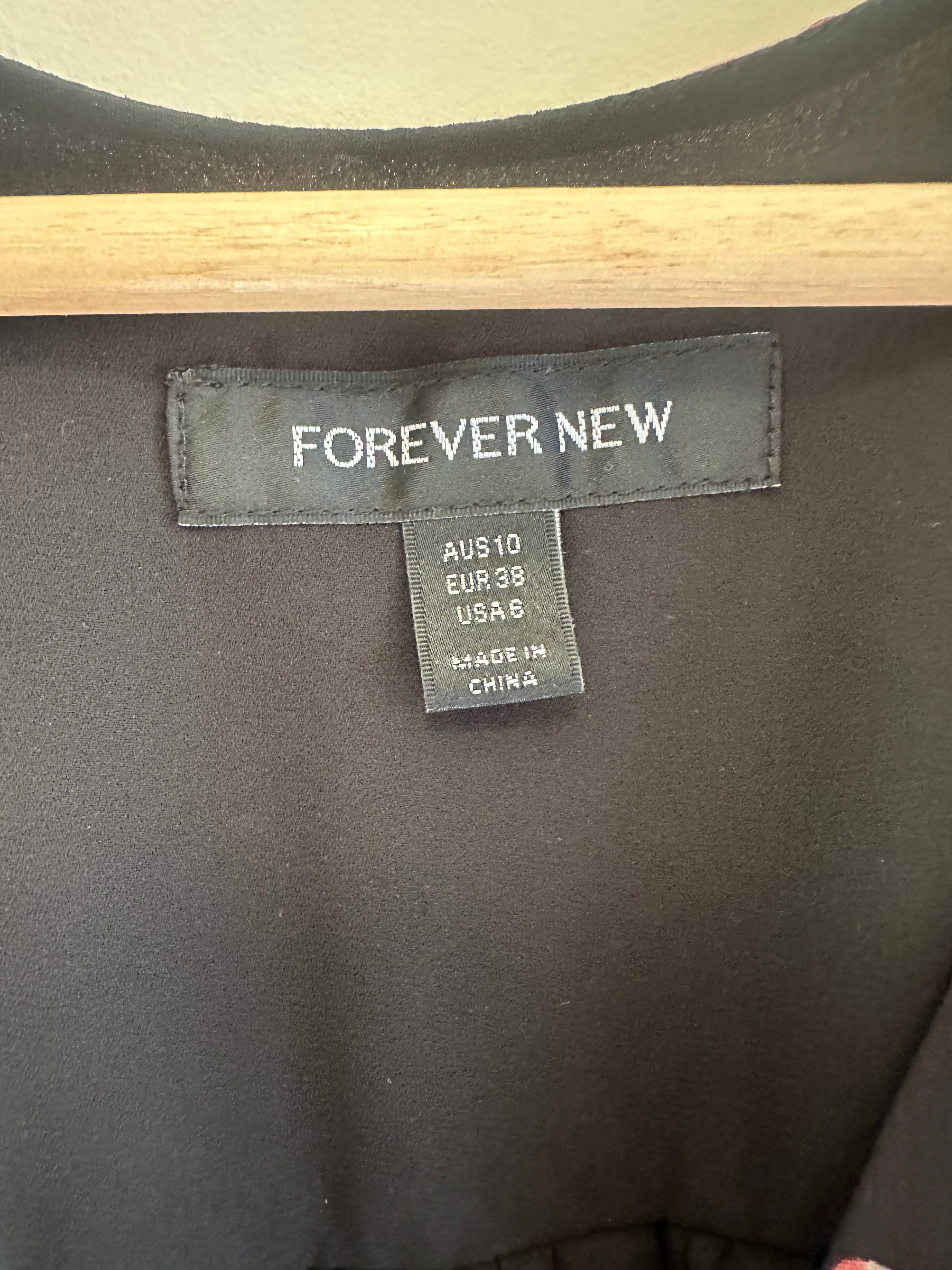 FOREVER NEW FLORAL WRAP BLOUSE — SIZE 10
