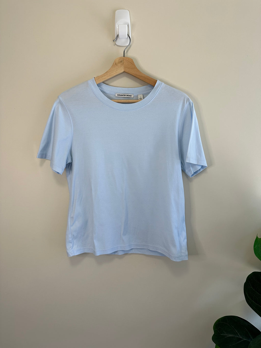 Country Road pale blue crew neck tee – size s