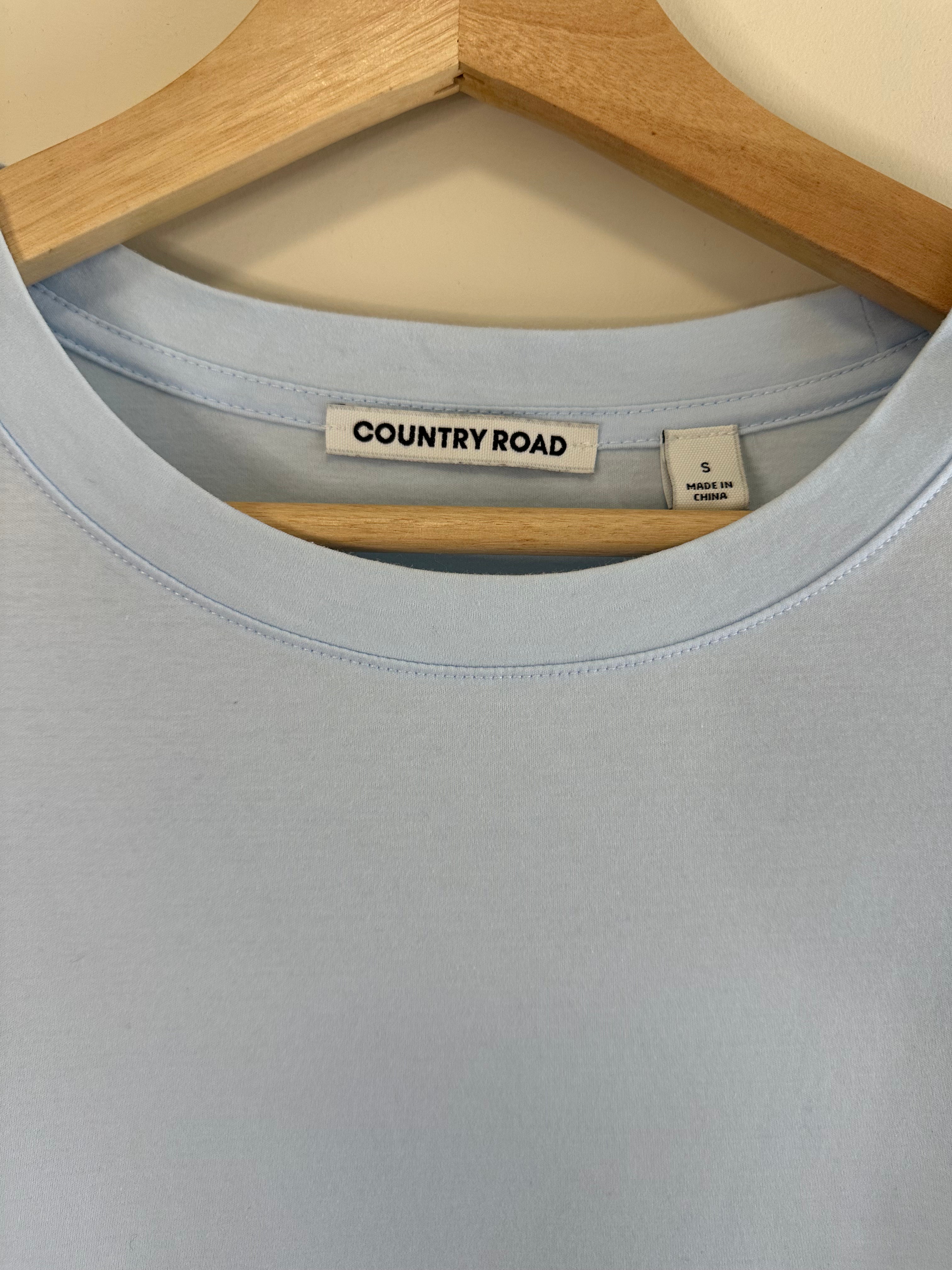 Country Road pale blue crew neck tee – size s
