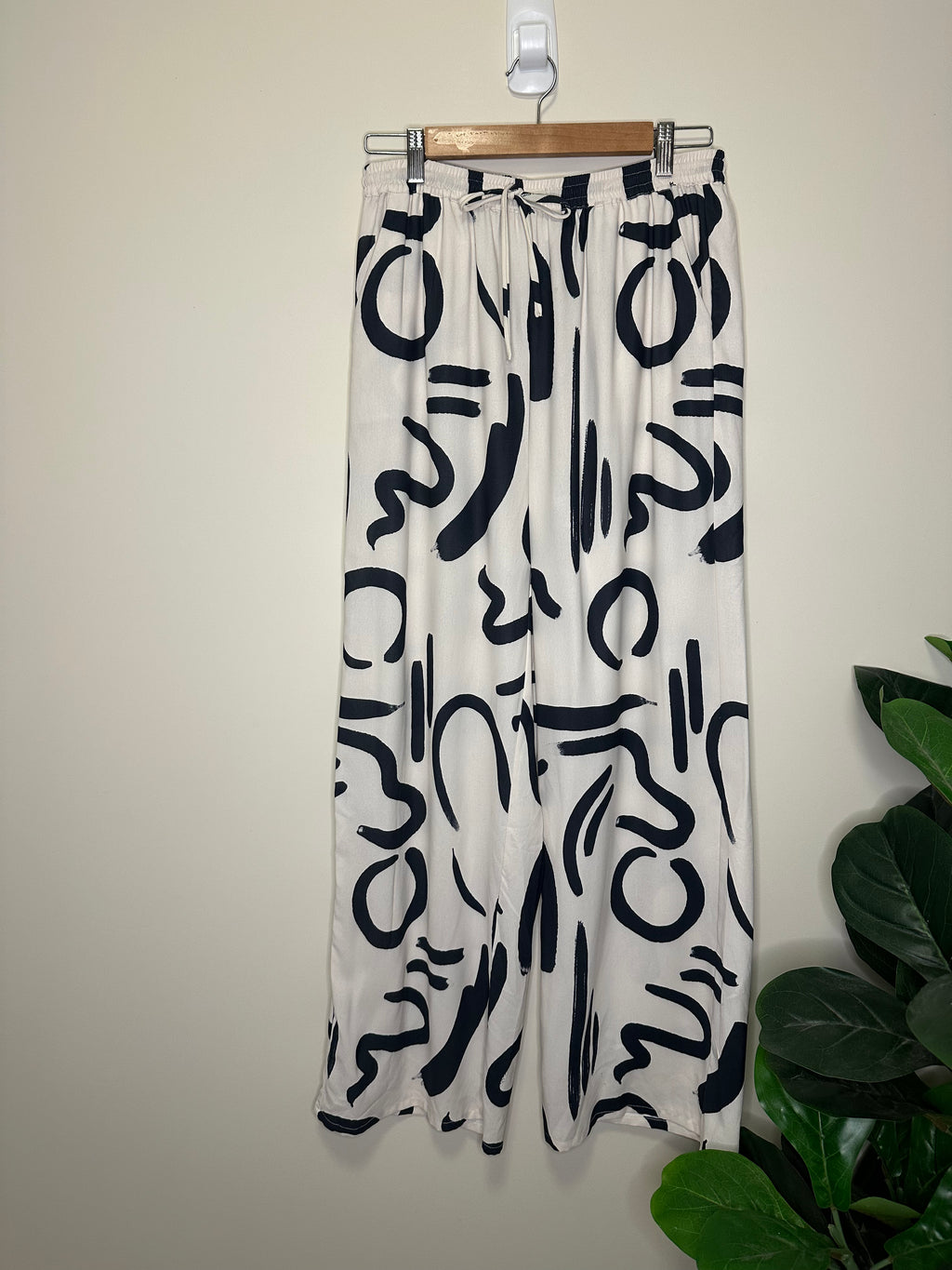 Seven Wonders Black & White Abstract Wide-Leg Pants – Size M