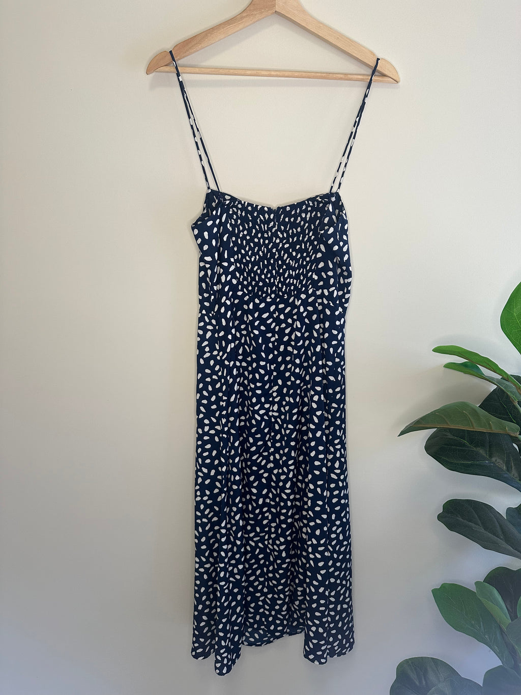 Whyte Valentyne Spot This Midi Dress – Navy